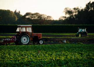 Uprawowe agregaty - narzędzia niezbędne w rolnictwie.